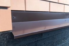 Металлический отлив для цоколя из оцинкованной стали